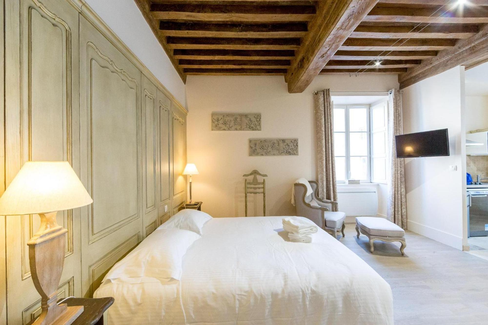 Le Cara - 4 Appartements Calmes Et Chics Au Coeur De Beaune Beaune  Ruang foto