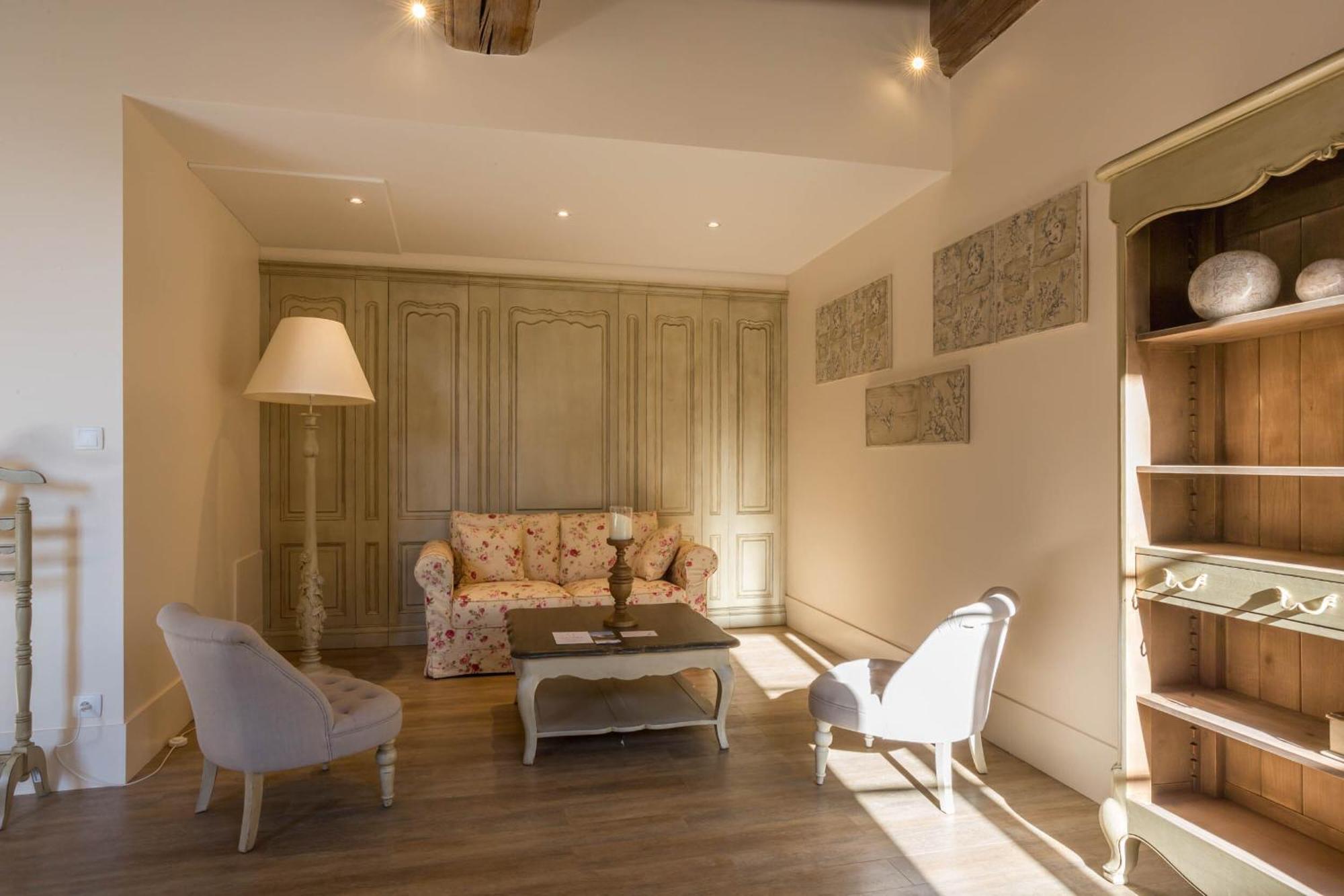 Le Cara - 4 Appartements Calmes Et Chics Au Coeur De Beaune Beaune  Ruang foto