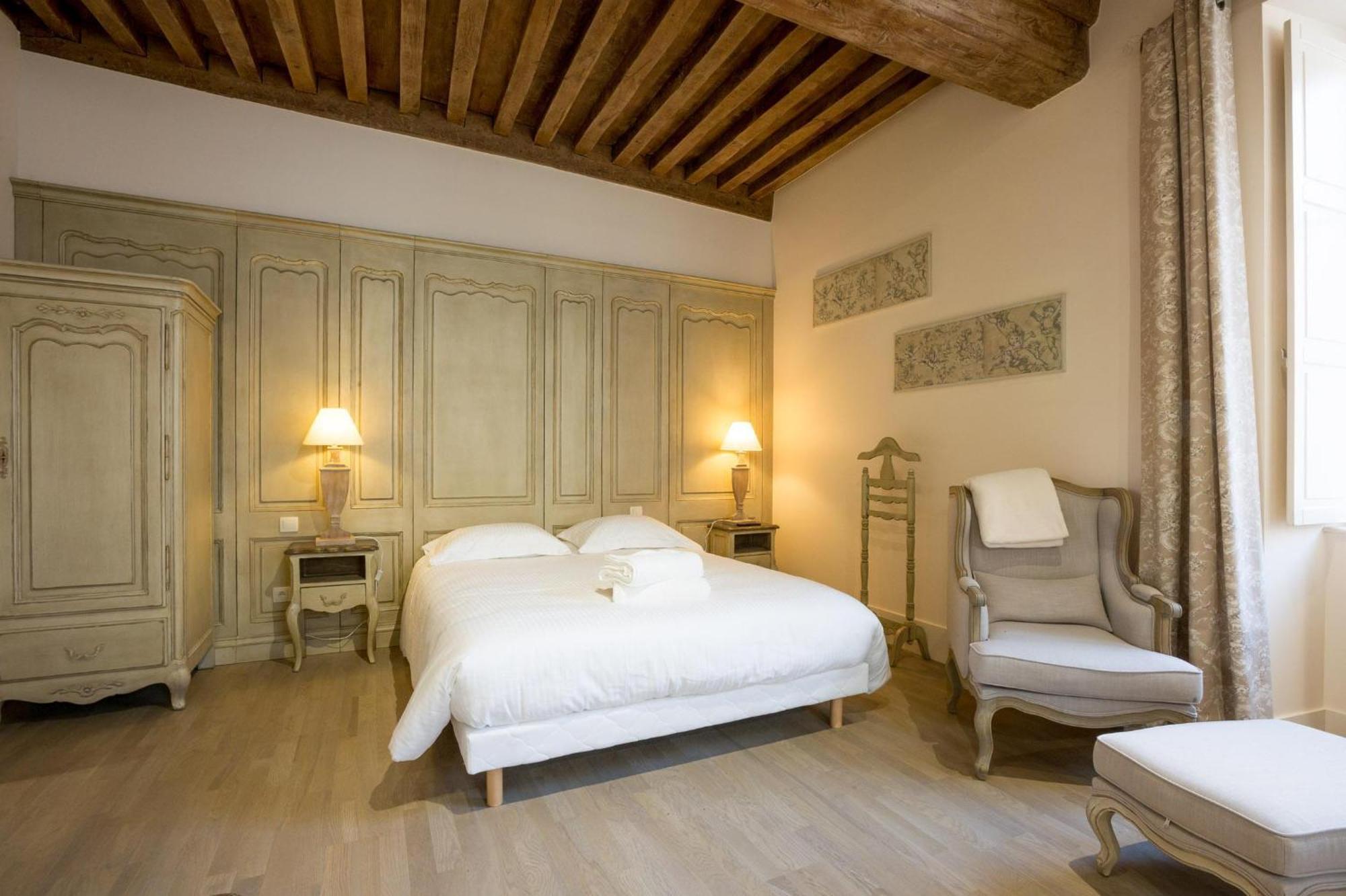 Le Cara - 4 Appartements Calmes Et Chics Au Coeur De Beaune Beaune  Ruang foto